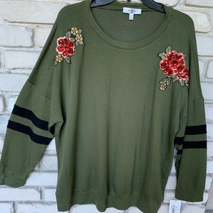 Moa Moa green women top with sequined flowers